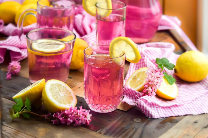 How to Make Naturally Pink Lemonade (6)