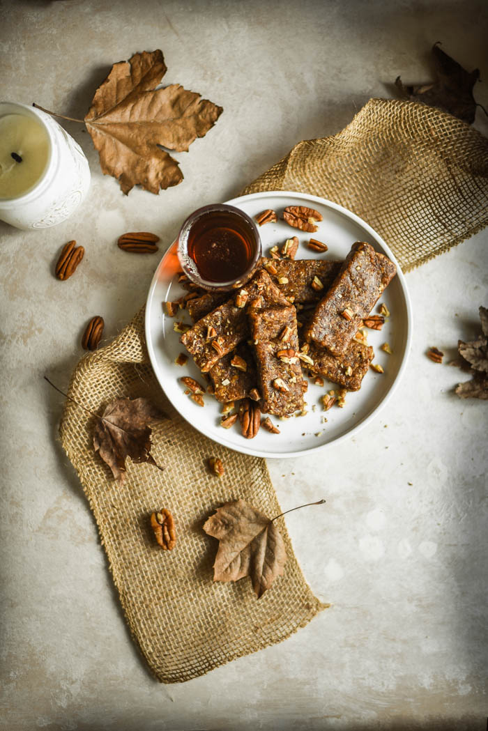 EASY Homemade Maple and Pecan Larabars Recipe