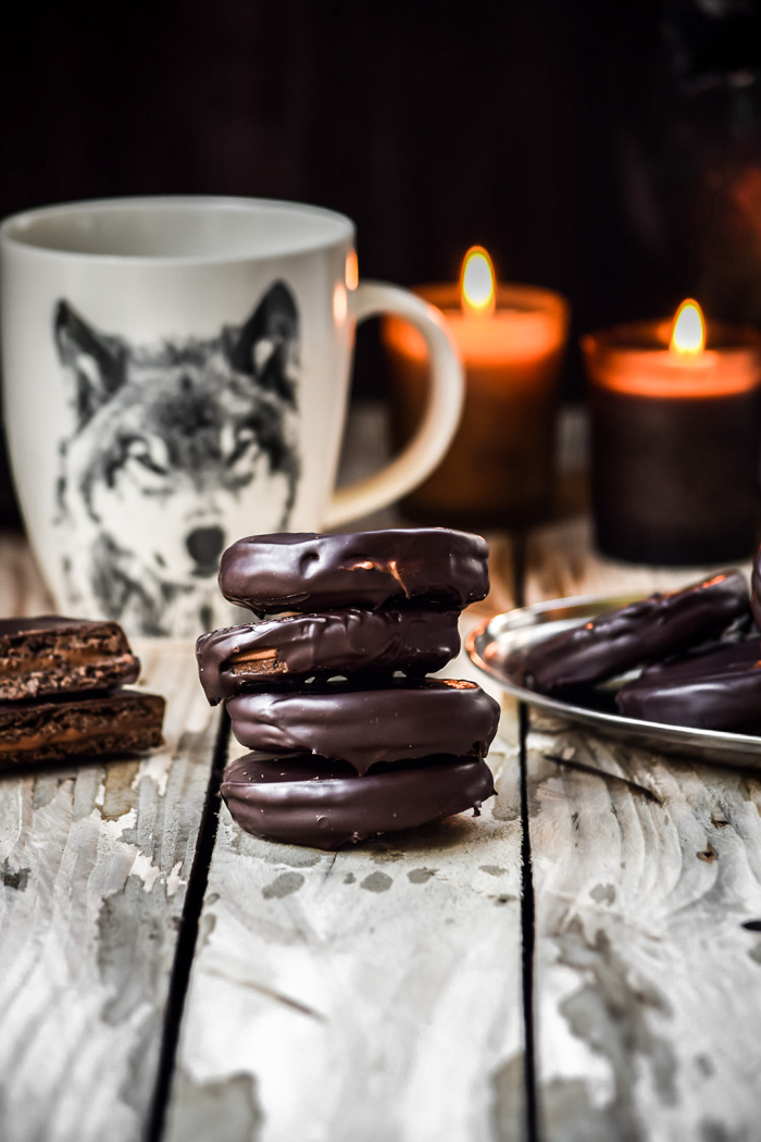 14 Must Have Food Photography Props for The Holiday Season