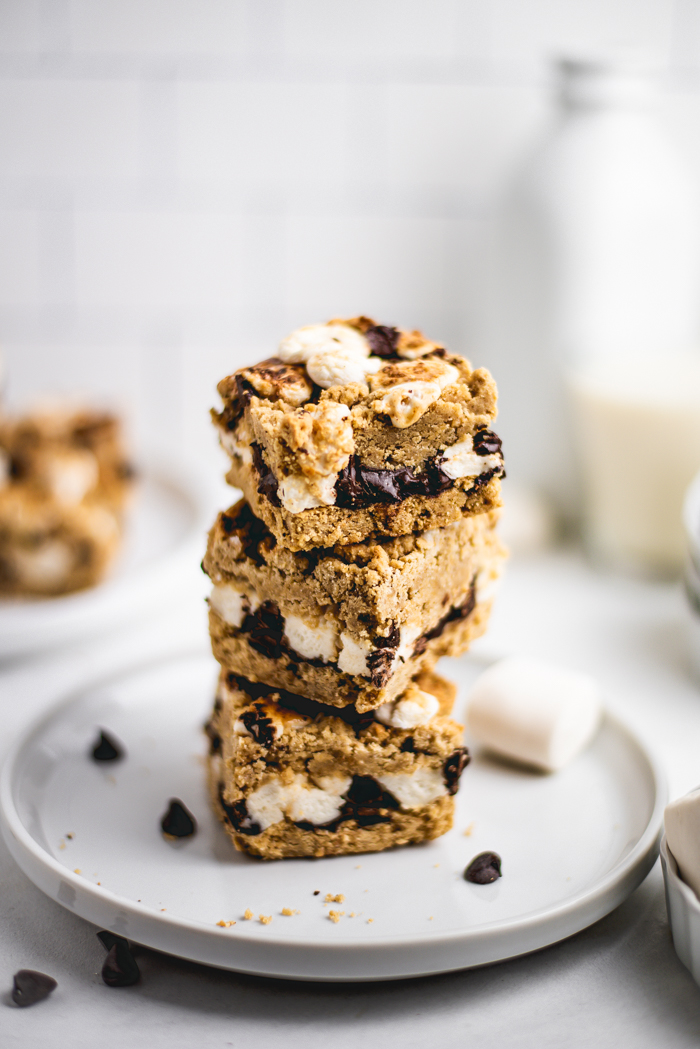 Healthy Vegan S'mores Cookie Bars Recipe